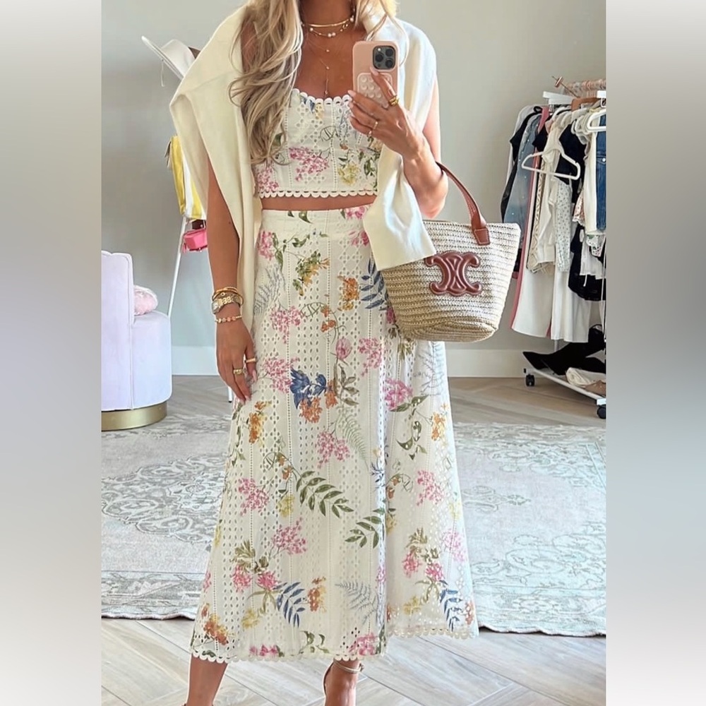 NWT LULUS SWEET AT HEART WHITE FLORAL EMBROIDERED EYLET CROP TOP & SKIRT SZ S